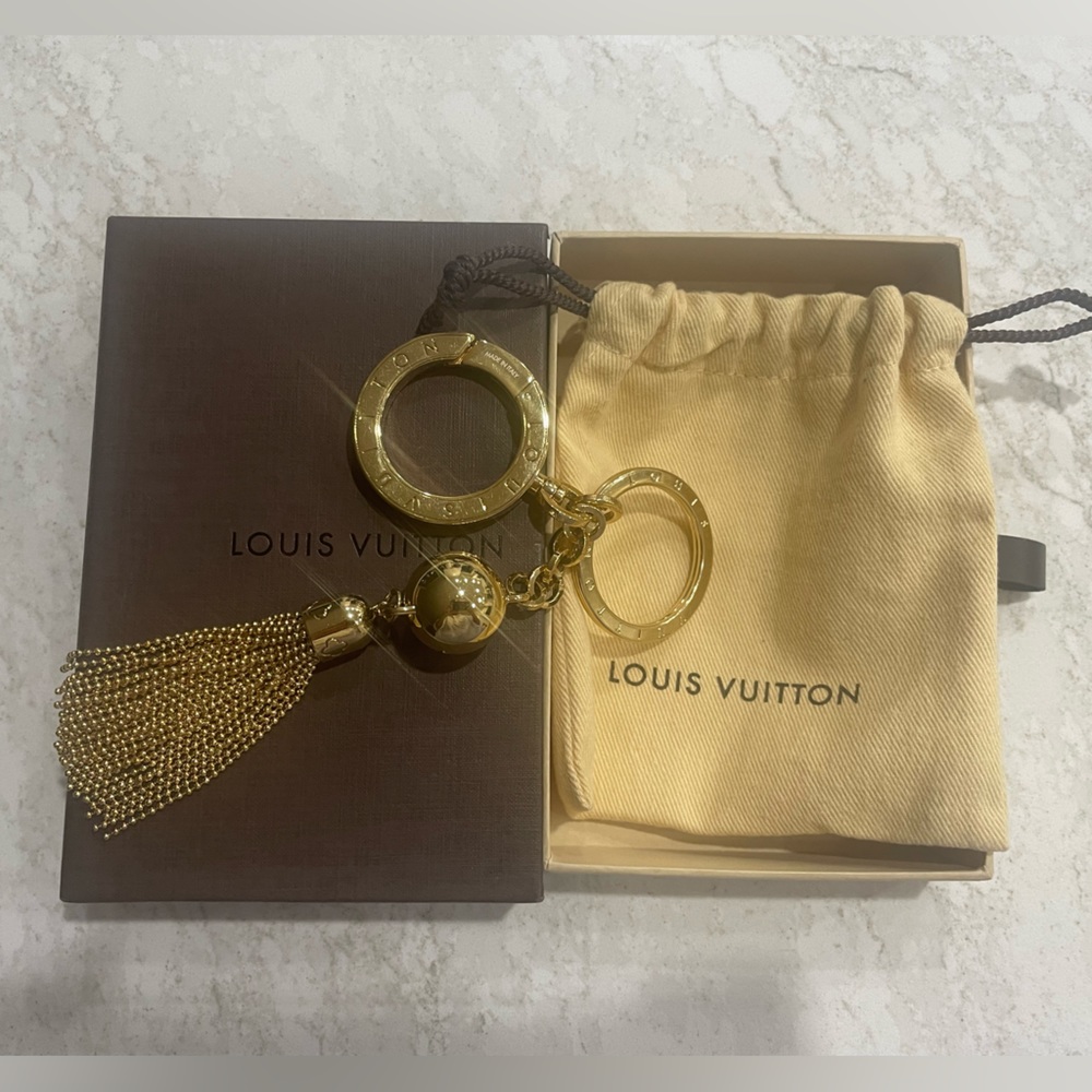 AUTH LOUIS VUITTON Portocre Swing charm Key Ring Gold Plated